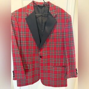 EUC.  Jospeh A Banks red tartan tuxedo jacket w/black satin buttons & trim.  44R
